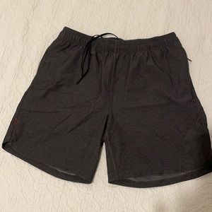 Rhone Guru 7” perforated grey shorts